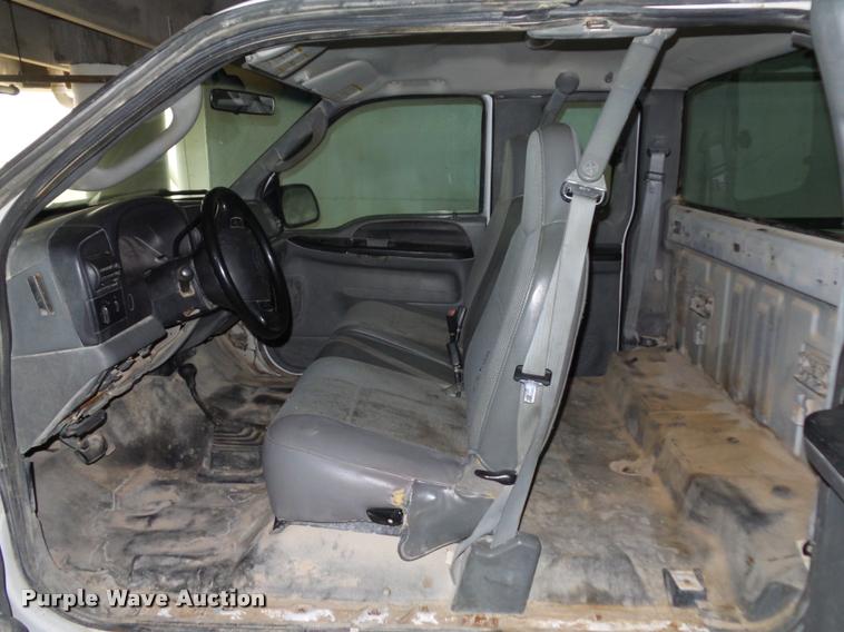 image for item AX9058 2006 Ford F250 Super Duty SuperCab pickup truck