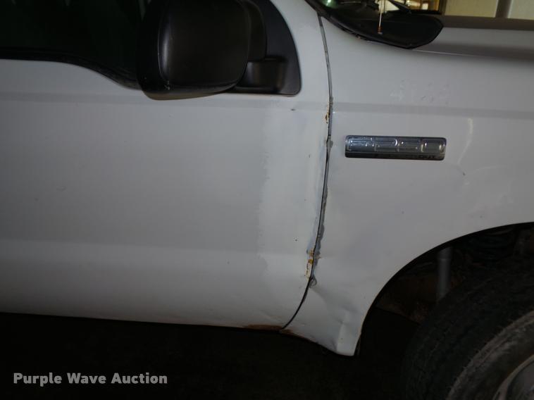image for item AX9058 2006 Ford F250 Super Duty SuperCab pickup truck