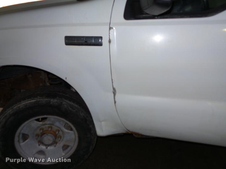 image for item AX9058 2006 Ford F250 Super Duty SuperCab pickup truck