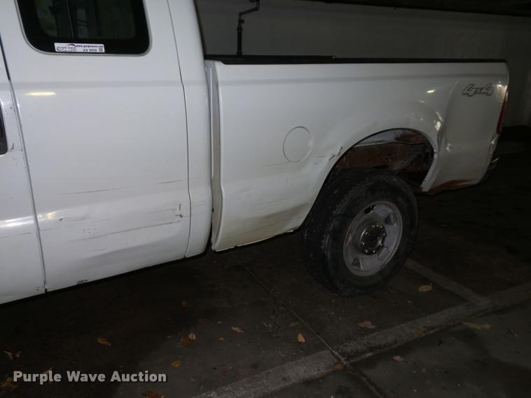 image for item AX9058 2006 Ford F250 Super Duty SuperCab pickup truck