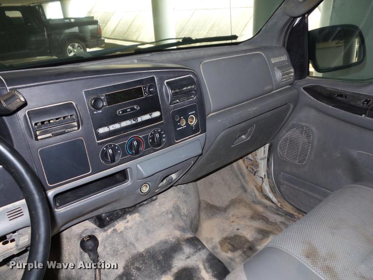 image for item AX9058 2006 Ford F250 Super Duty SuperCab pickup truck