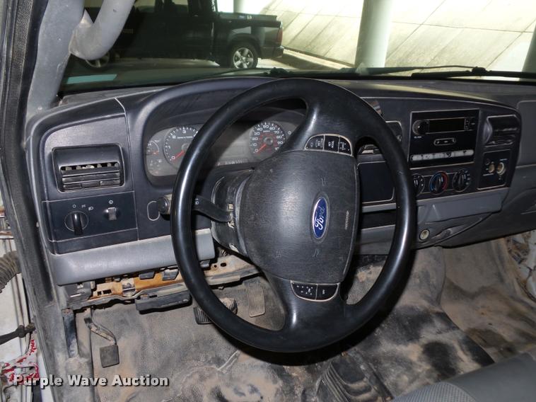 image for item AX9058 2006 Ford F250 Super Duty SuperCab pickup truck