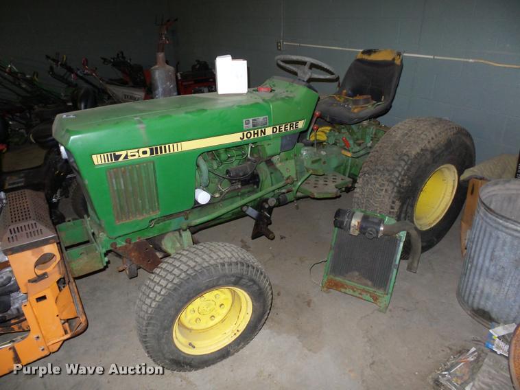 image for item AX9101 John Deere 750 MFWD tractor
