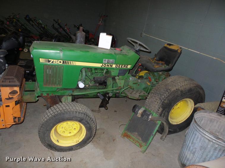 image for item AX9101 John Deere 750 MFWD tractor
