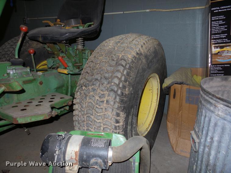 image for item AX9101 John Deere 750 MFWD tractor