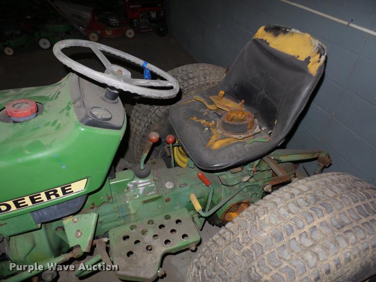 image for item AX9101 John Deere 750 MFWD tractor