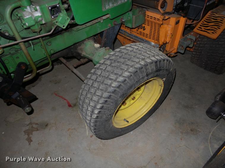 image for item AX9101 John Deere 750 MFWD tractor