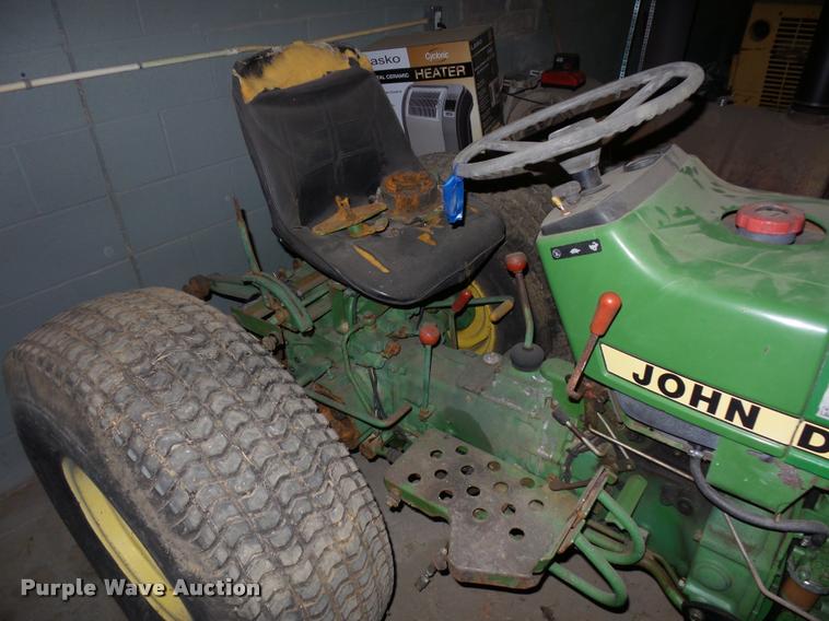 image for item AX9101 John Deere 750 MFWD tractor