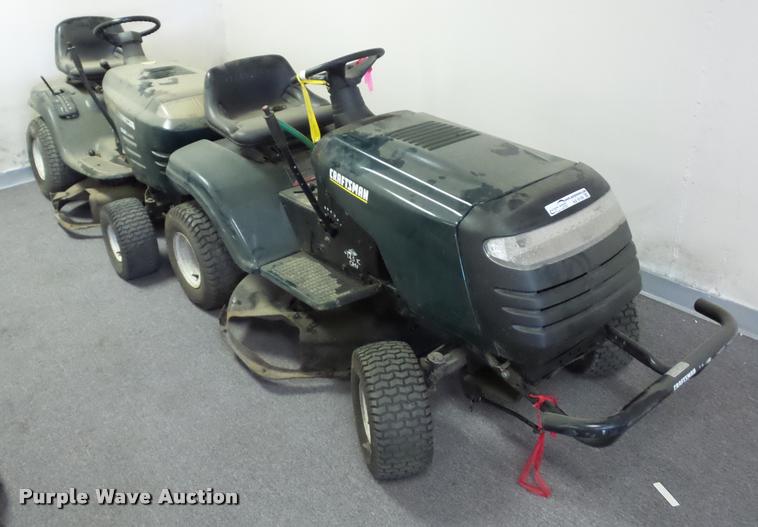 (2) lawn mowers in Desoto, MO Item AX9109 sold Purple Wave