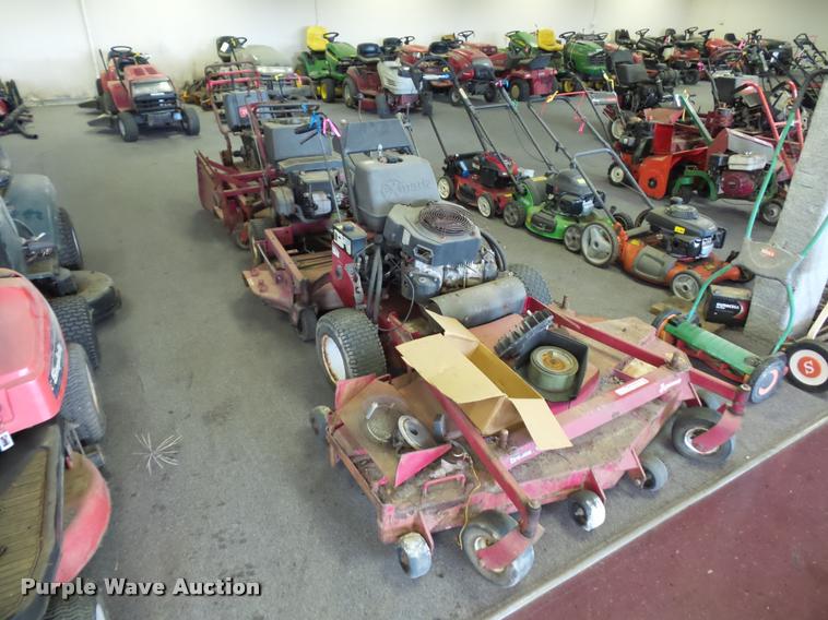 (3) ZTR lawn mowers in Desoto, MO Item AX9119 sold Purple Wave