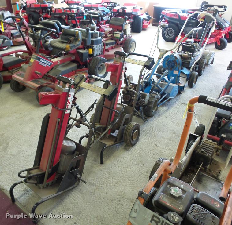 Lawn and garden equipment in Desoto, MO Item AX9130 sold Purple Wave