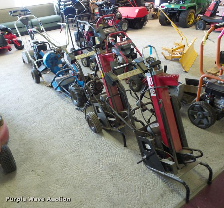 Lawn and garden equipment in Desoto, MO Item AX9130 sold Purple Wave