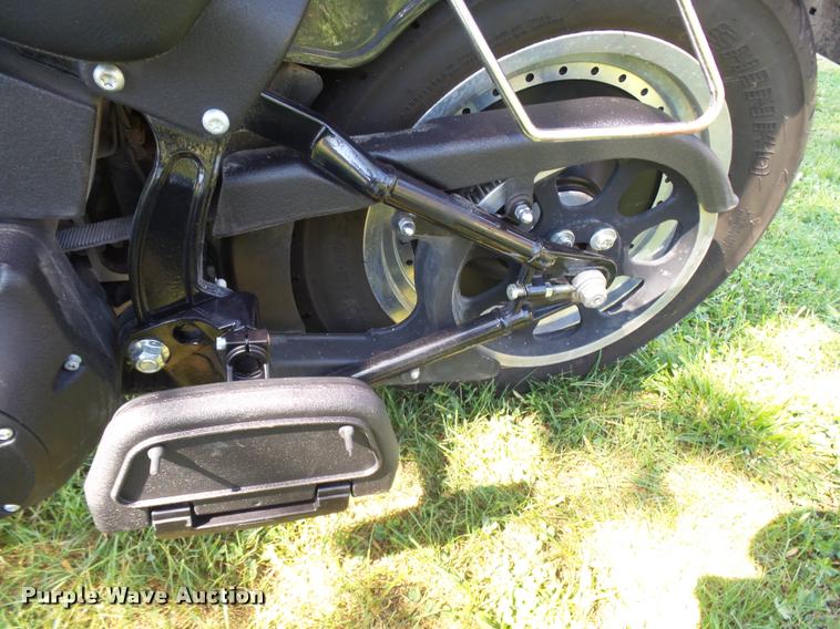 image for item BU9761 2005 Harley Davidson 1450 Softail Night Train motorcycle