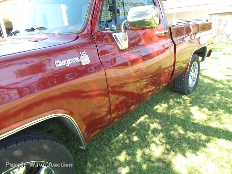 image for item BU9762 1977 Chevrolet Cheyenne 10 pickup truck