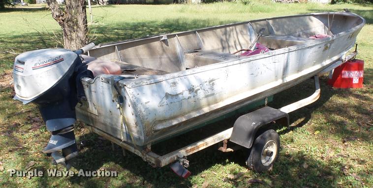image for item BU9763 1950 aluminum v-bottom boat