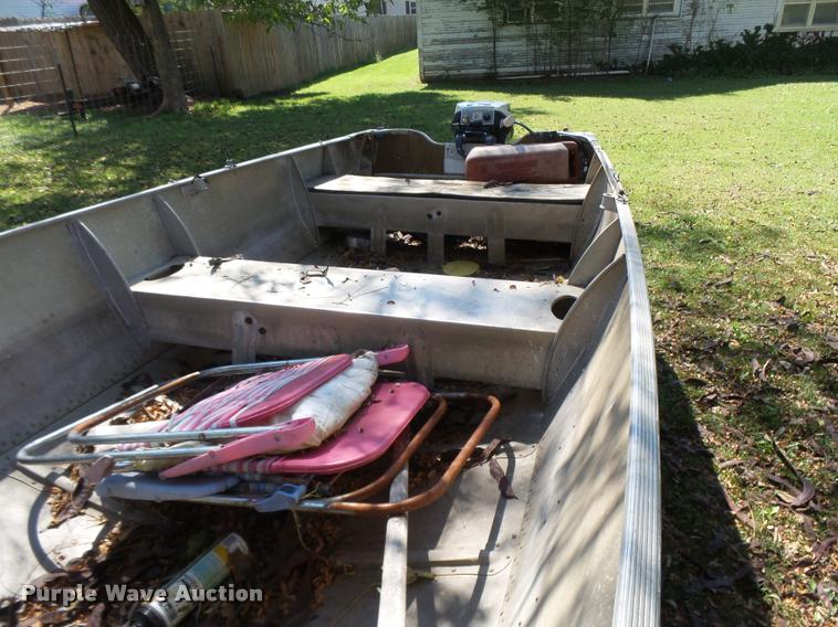 image for item BU9763 1950 aluminum v-bottom boat