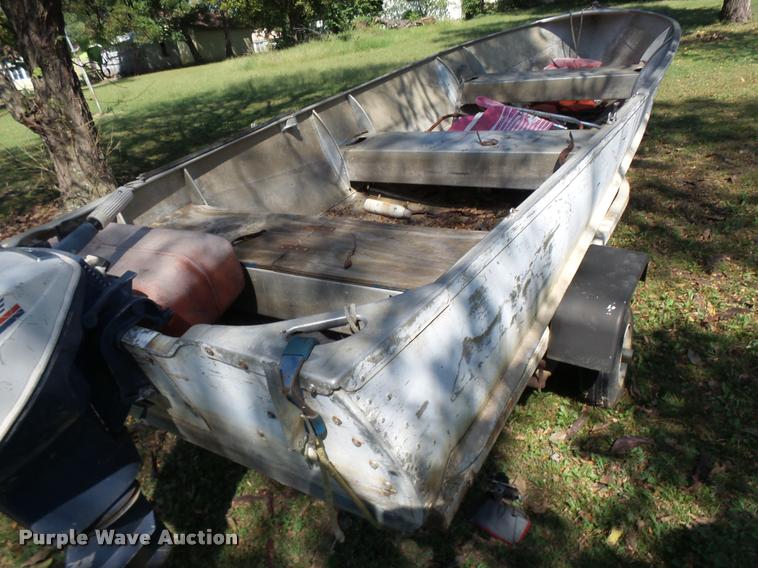 image for item BU9763 1950 aluminum v-bottom boat