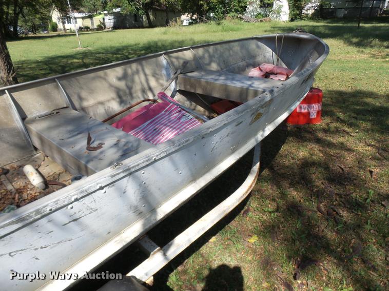 image for item BU9763 1950 aluminum v-bottom boat