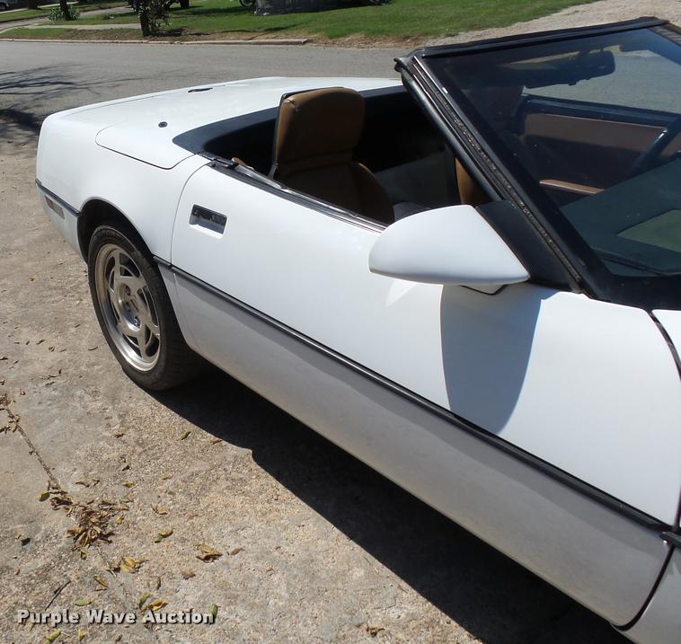 image for item BU9766 1989 Chevrolet Corvette convertible