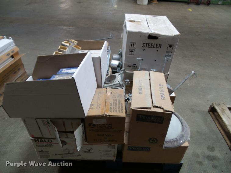 image for item BV9451 Lights fixtures and batteries