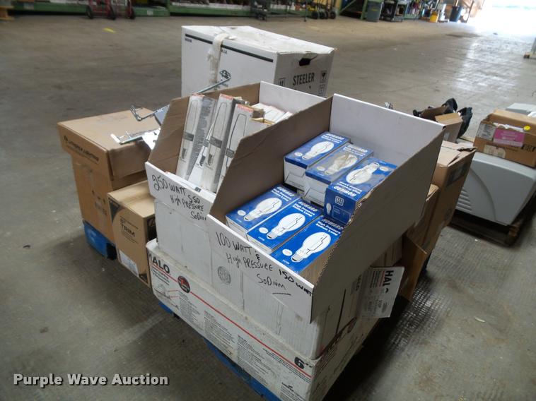 image for item BV9451 Lights fixtures and batteries