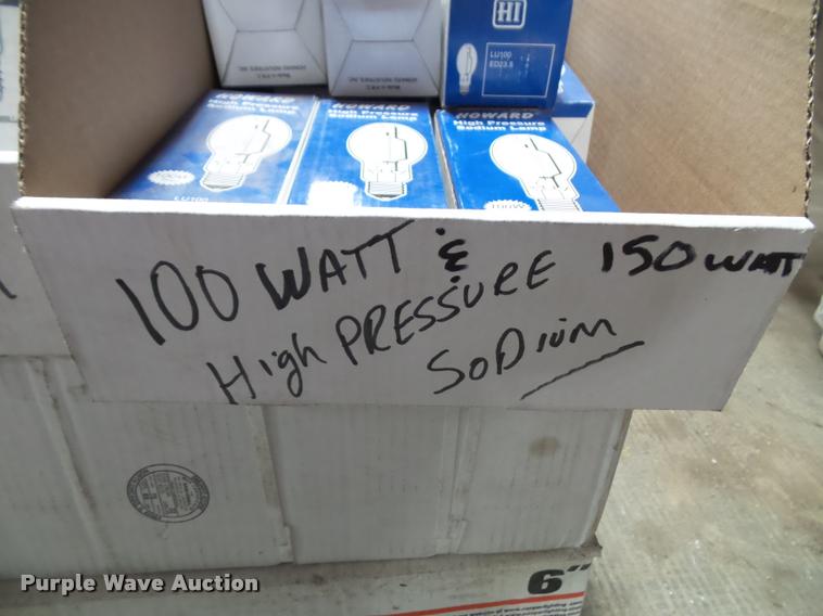 image for item BV9451 Lights fixtures and batteries