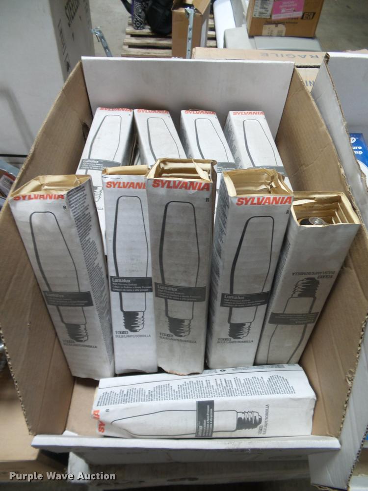 image for item BV9451 Lights fixtures and batteries