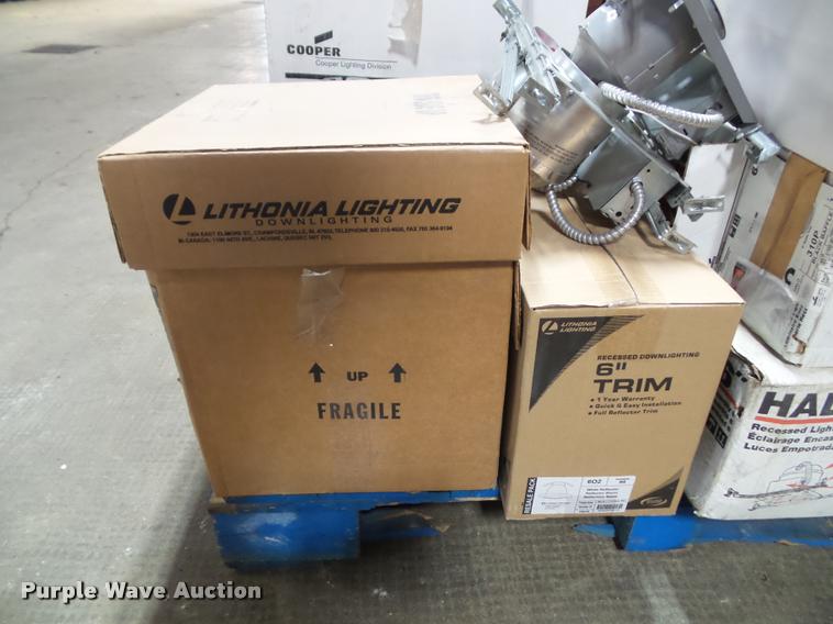 image for item BV9451 Lights fixtures and batteries