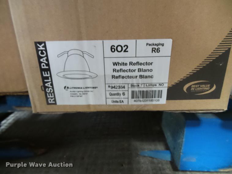 image for item BV9451 Lights fixtures and batteries