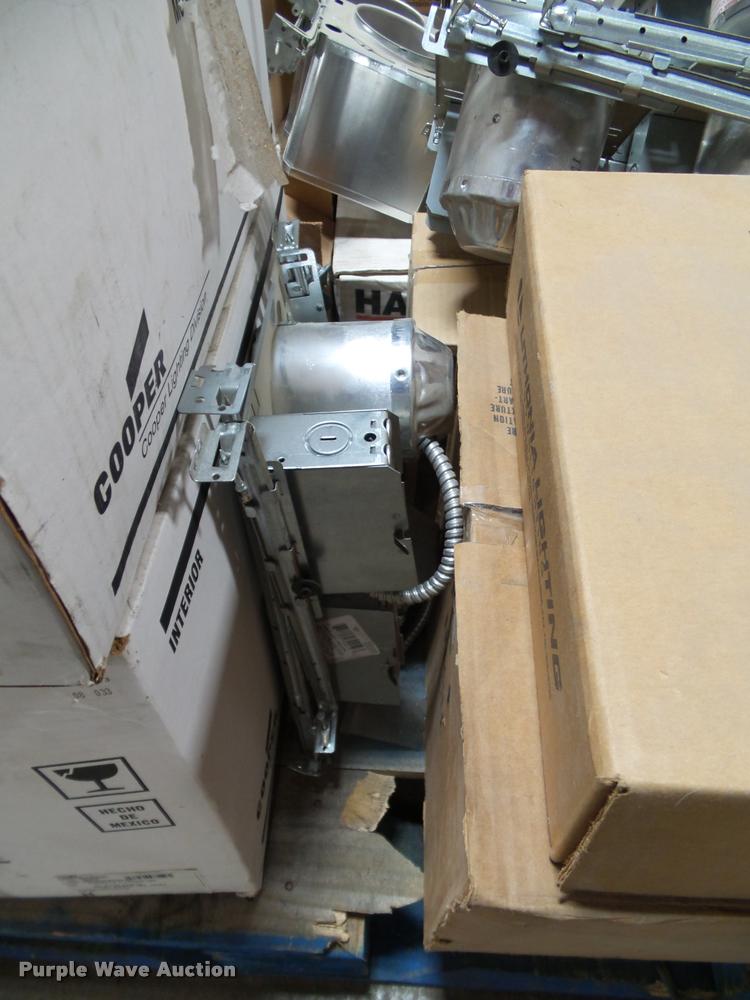 image for item BV9451 Lights fixtures and batteries