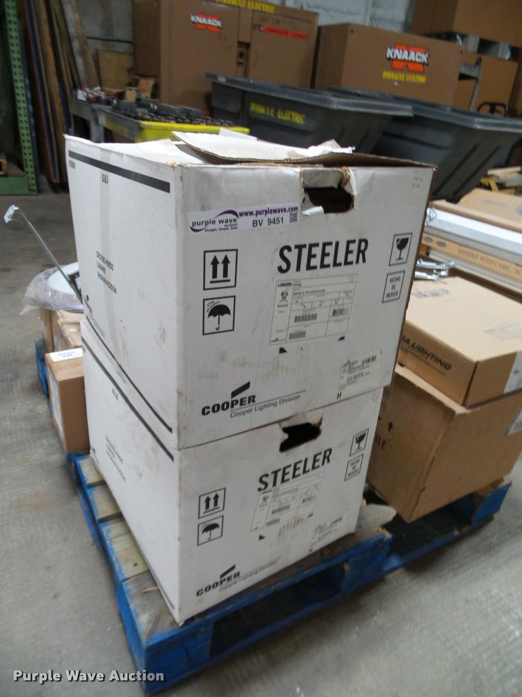 image for item BV9451 Lights fixtures and batteries