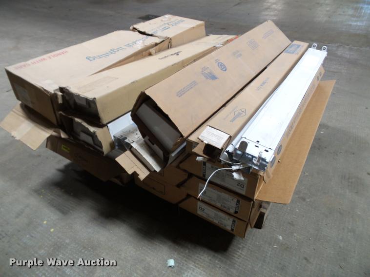 image for item BV9452 (17) light fixtures