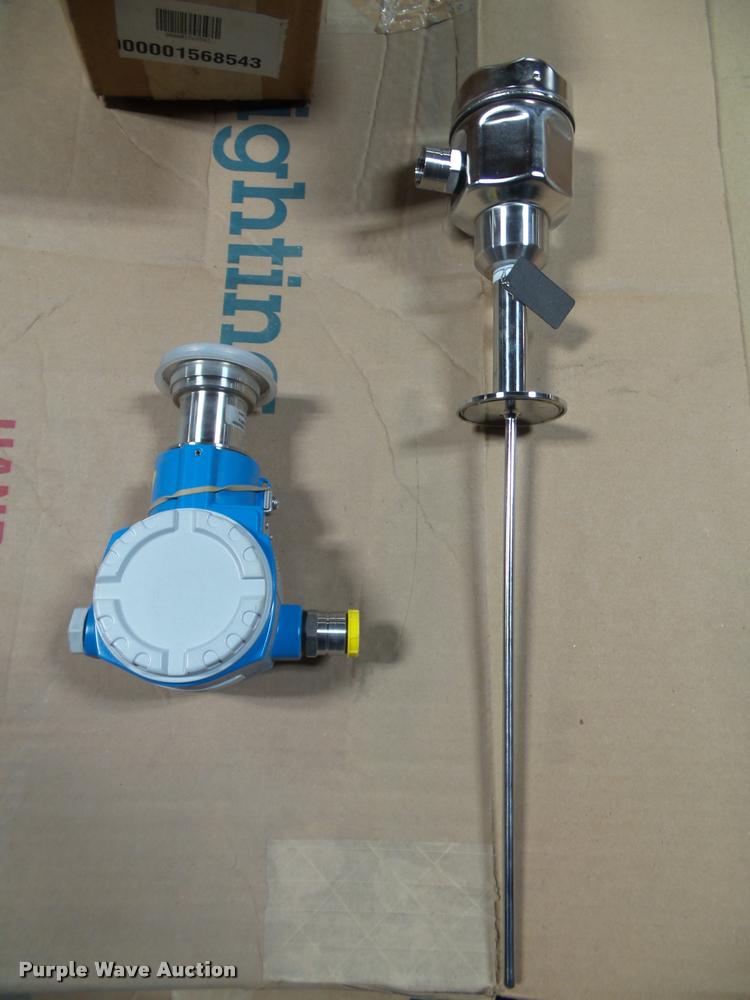 image for item BV9454 (2) Endress & Houser pressure sensor equipment
