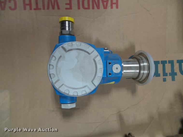 image for item BV9454 (2) Endress & Houser pressure sensor equipment