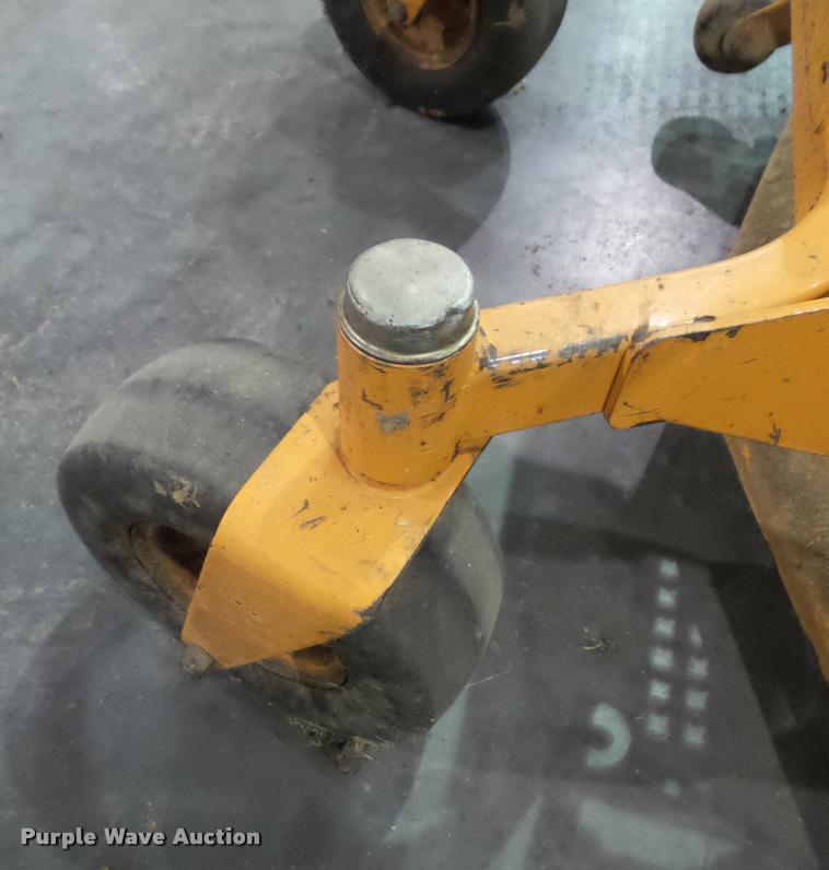 image for item BV9471 Scag Tiger Cub ZTR lawn mower