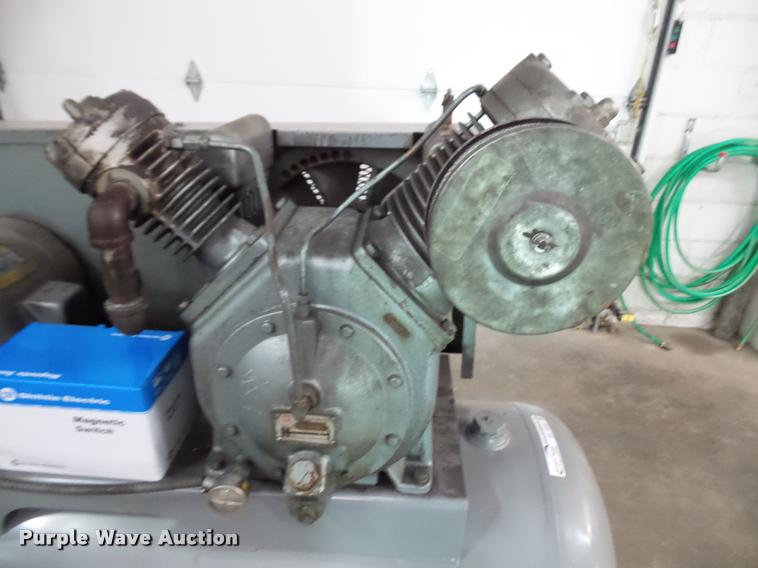 image for item BV9945 Ingersoll Rand air compressor