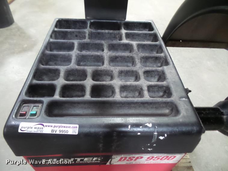 image for item BV9950 Hunter DSP9500 computer wheel balancer