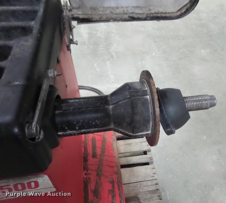 image for item BV9950 Hunter DSP9500 computer wheel balancer