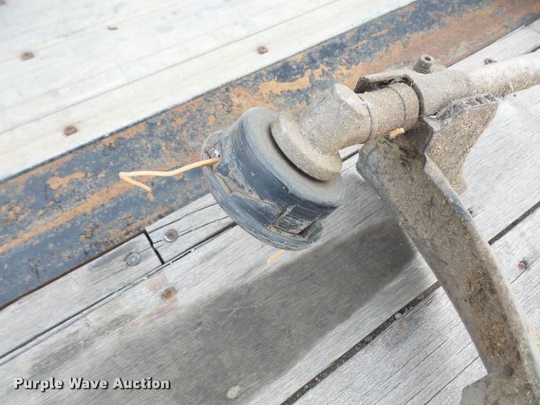 image for item BV9952 (2) string trimmers