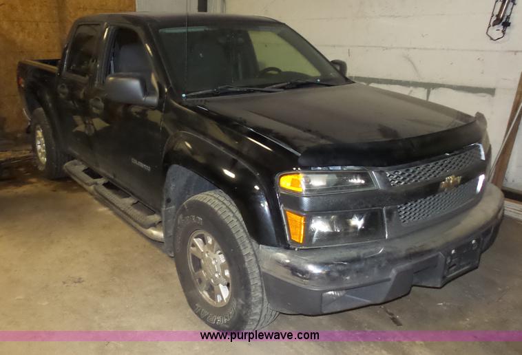 image for item BX9303 2004 Chevrolet Colorado Z71 Crew Cab pickup truck