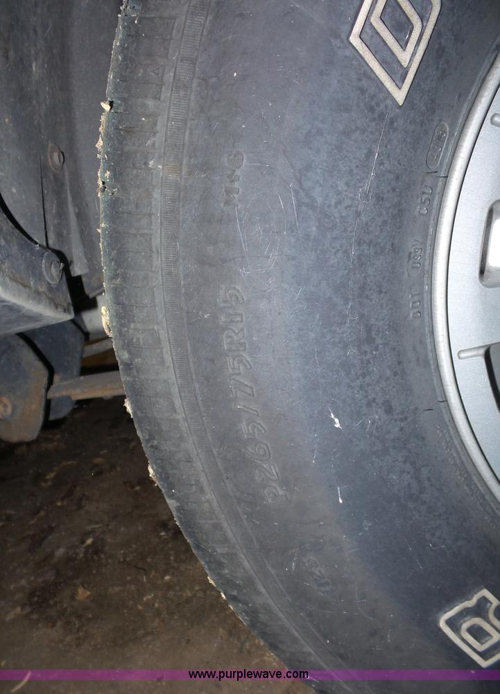 image for item BX9303 2004 Chevrolet Colorado Z71 Crew Cab pickup truck