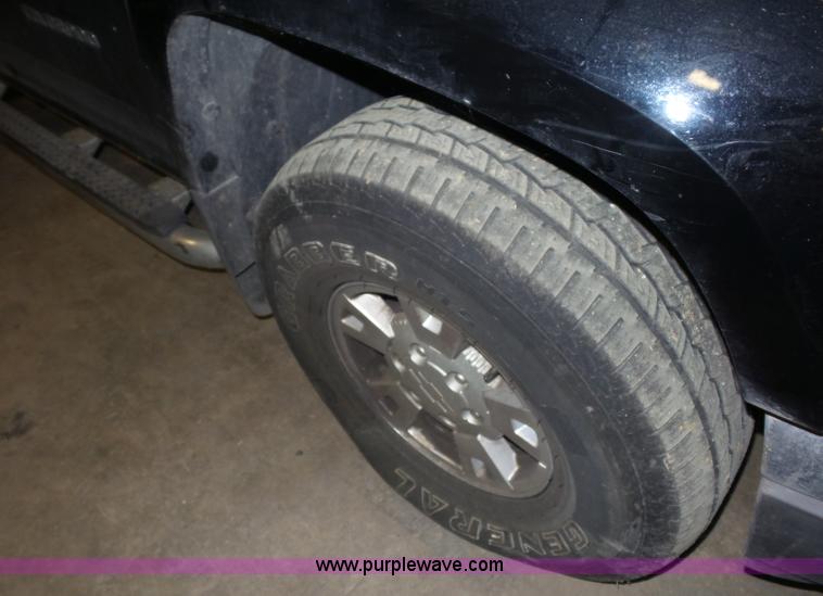 image for item BX9303 2004 Chevrolet Colorado Z71 Crew Cab pickup truck