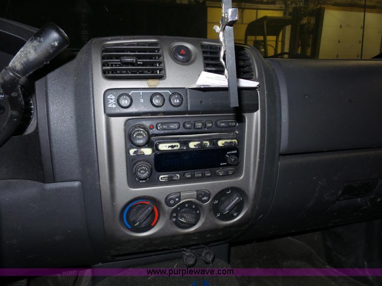 image for item BX9303 2004 Chevrolet Colorado Z71 Crew Cab pickup truck