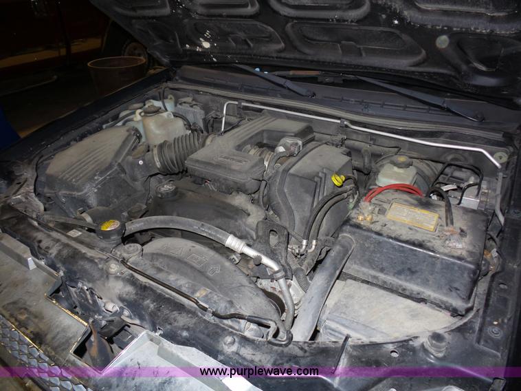 image for item BX9303 2004 Chevrolet Colorado Z71 Crew Cab pickup truck