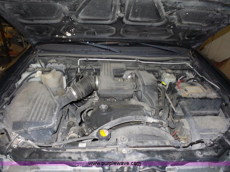 image for item BX9303 2004 Chevrolet Colorado Z71 Crew Cab pickup truck