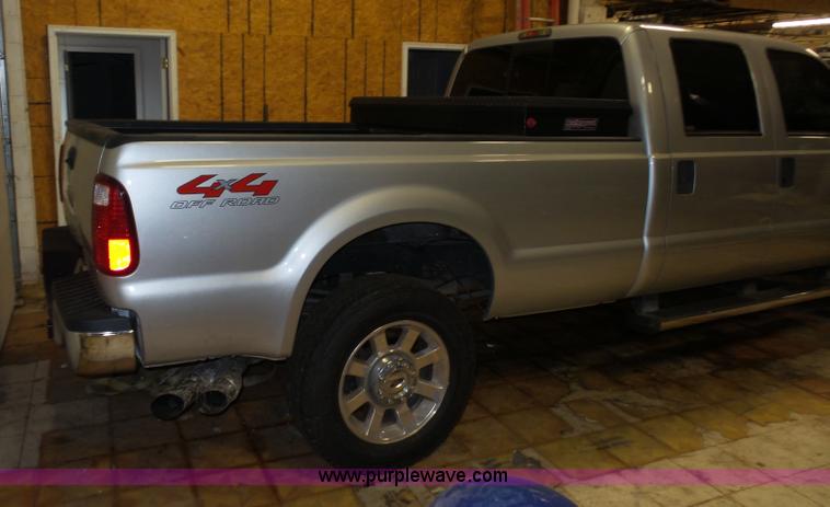 image for item BX9304 2009 Ford F350 Super Duty Crew Cab pickup truck