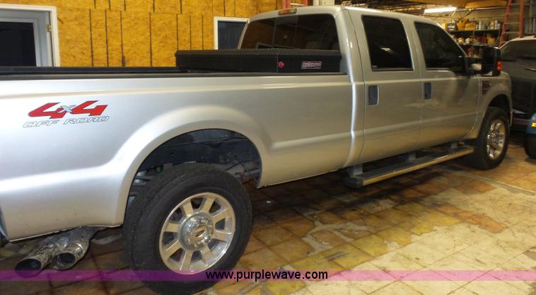 image for item BX9304 2009 Ford F350 Super Duty Crew Cab pickup truck