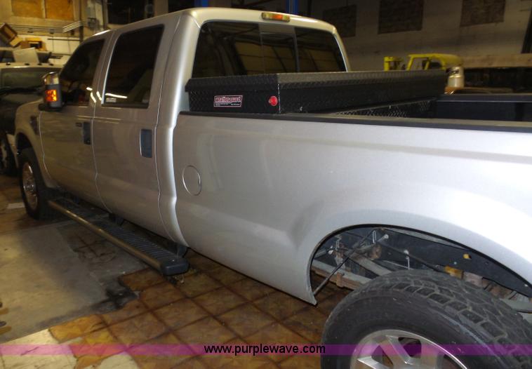 image for item BX9304 2009 Ford F350 Super Duty Crew Cab pickup truck