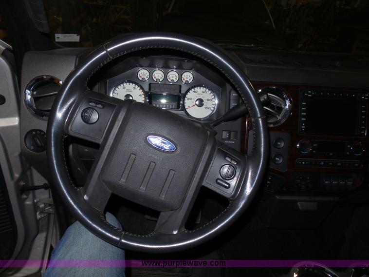 image for item BX9304 2009 Ford F350 Super Duty Crew Cab pickup truck