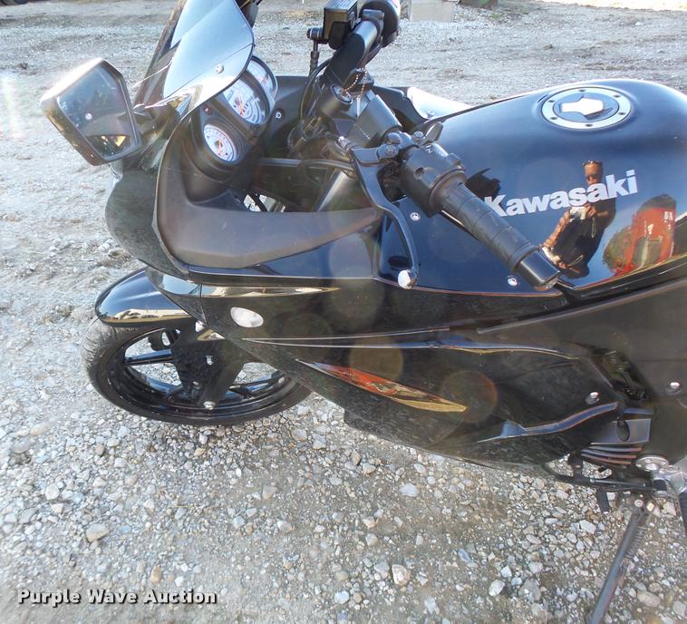 image for item CC9417 2011 Kawasaki EX250-J motorcycle